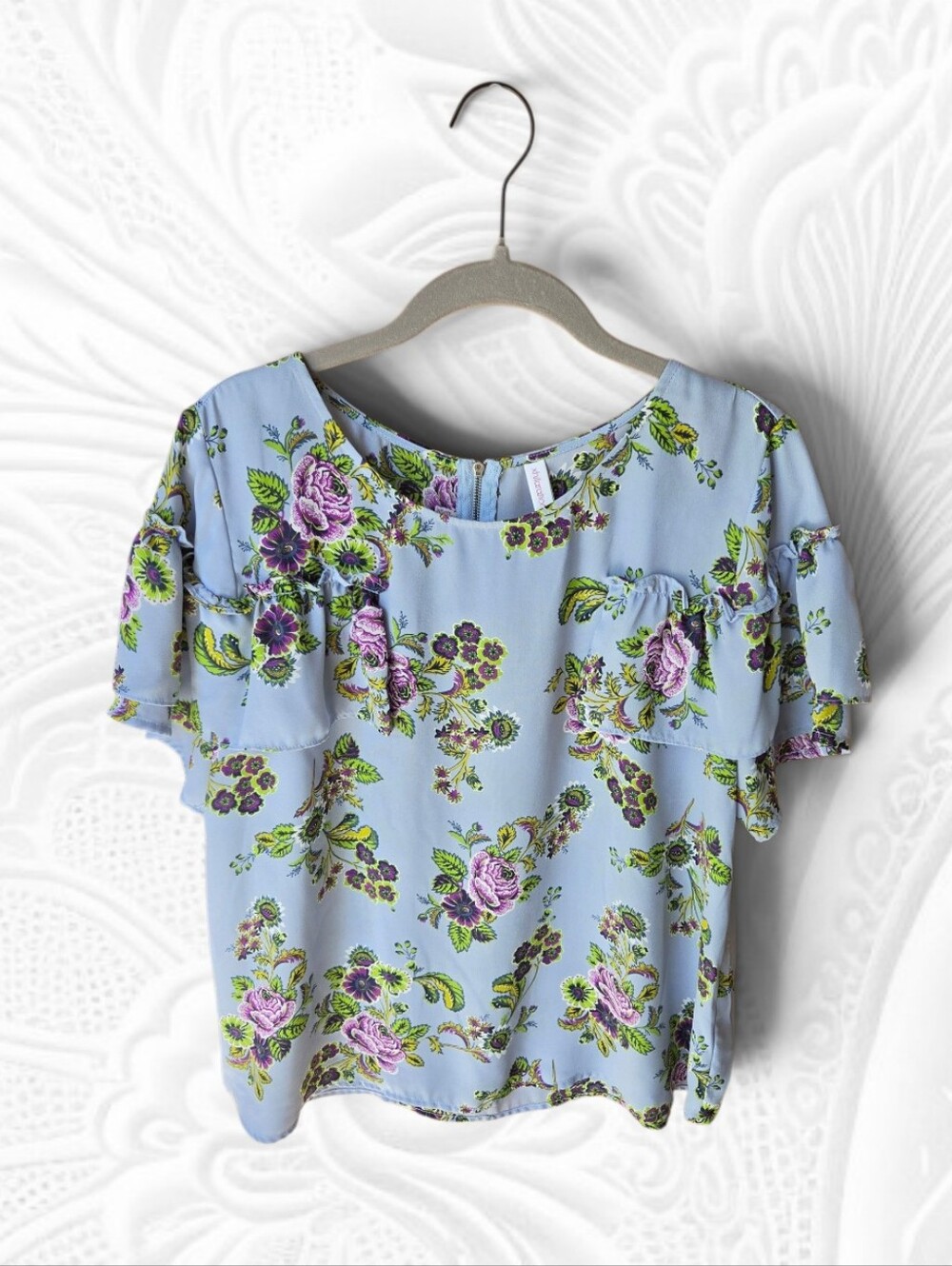 Xhilaration Floral Ruffle Short Sleeve Blouse Large